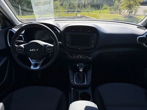 Used 2024 Kia Soul LX w/ Option Group 015 image 16