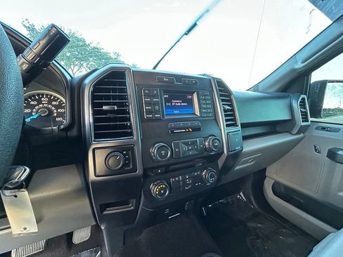 Used 2017 Ford F150 XLT AWD/4WD image 11