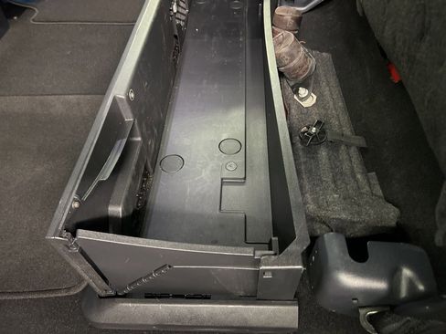 Used 2024 Ford F250 Lariat w/ Black Appearance Package image 31