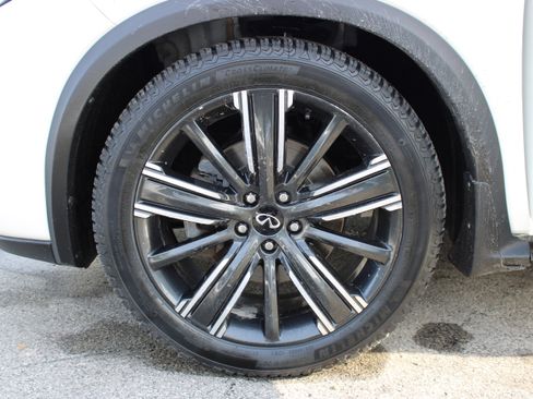 Used 2021 INFINITI QX50 Luxe w/ Appearance Package image 32