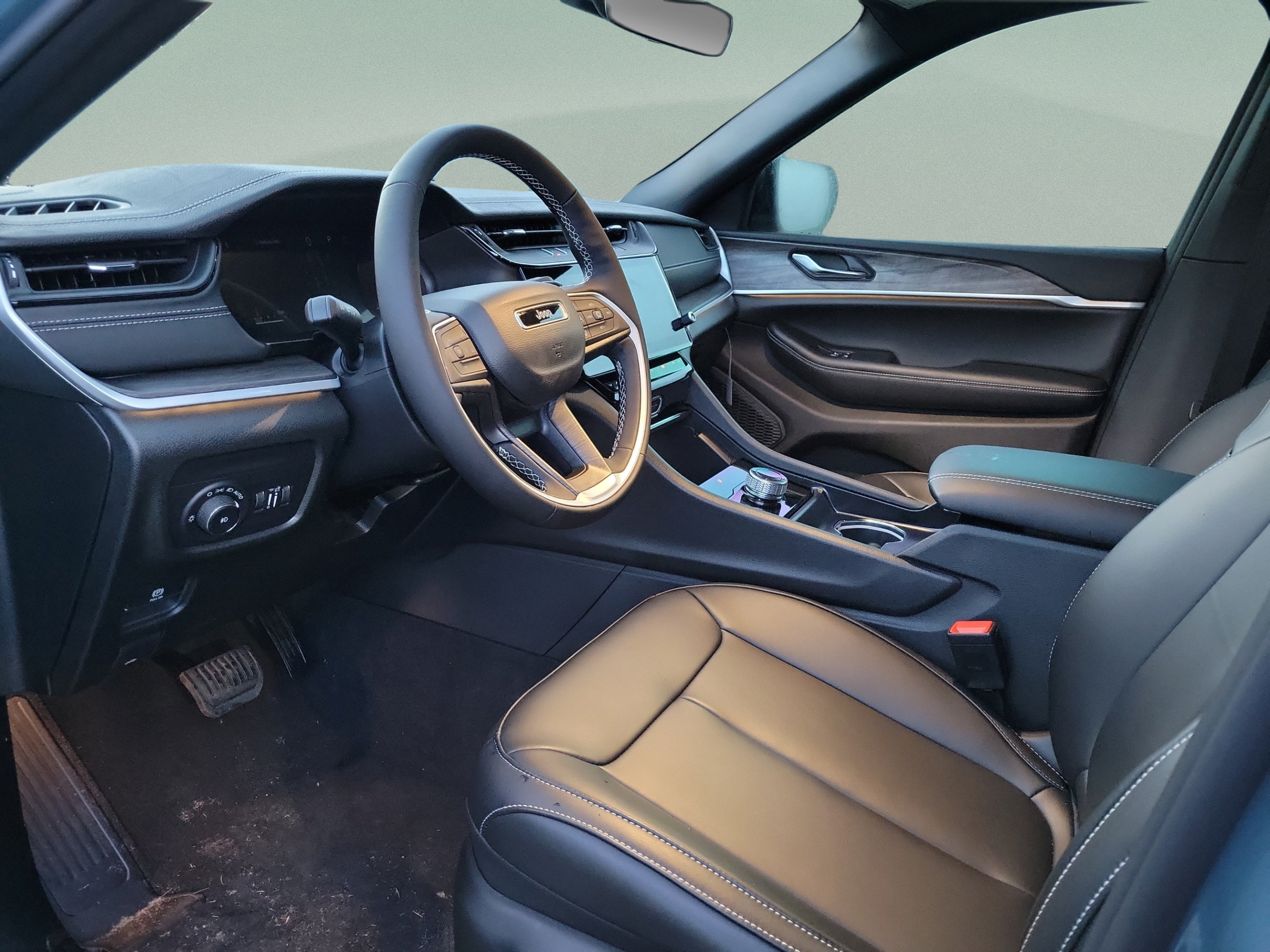 New 2027 Jeep Grand Cherokee Limited w/ Limited Altitude Package RWD image 14
