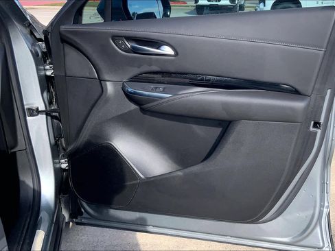 Used 2024 Cadillac XT4 Luxury w/ Cold Weather Package image 22