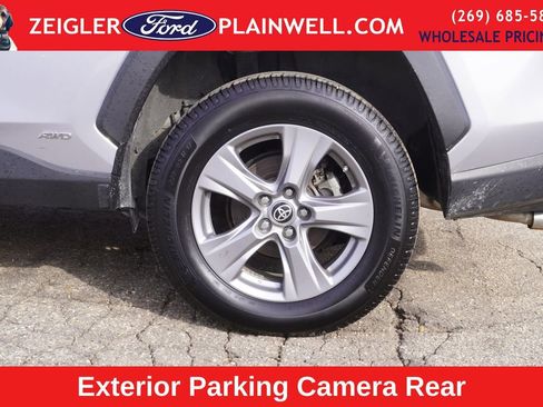 Used 2022 Toyota RAV4 LE image 9