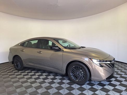 Used 2026 Nissan Sentra SV w/ SV Convenience Package FWD image 3