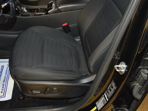 Used 2022 Hyundai Santa Cruz SEL Premium image 15