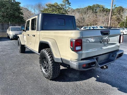 Used 2022 Jeep Gladiator Sport image 15