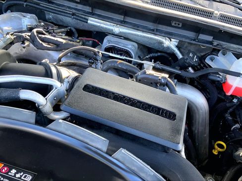 Used 2024 GMC Sierra 2500 AT4 w/ Technology Package image 29