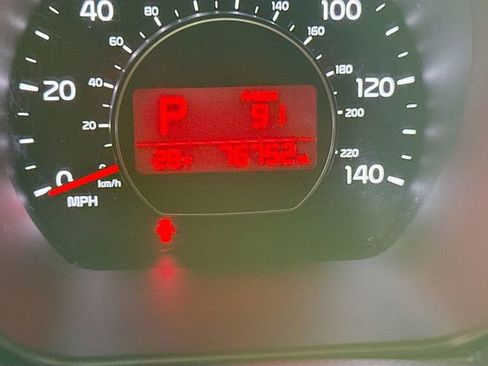 Used 2017 Kia Soul Base image 13