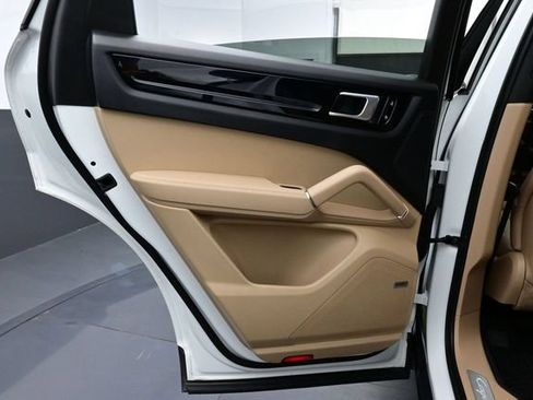 Certified 2021 Porsche Cayenne Coupe AWD/4WD image 13
