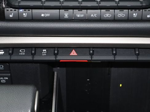 Used 2024 Toyota Tundra Limited image 27