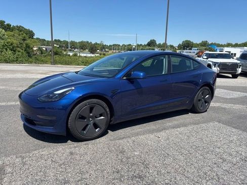 Used 2023 Tesla Model 3 Standard Range RWD image 4