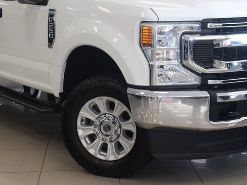 Used 2022 Ford F250 XLT AWD/4WD image 4