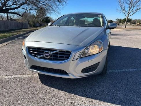 Used 2013 Volvo S60 T5 image 4