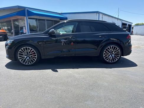 Used 2024 Audi SQ8 Prestige AWD/4WD image 4