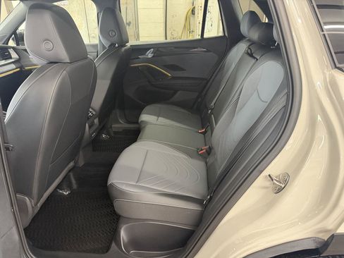 Used 2026 Volkswagen Tiguan SE R-Line AWD/4WD image 23