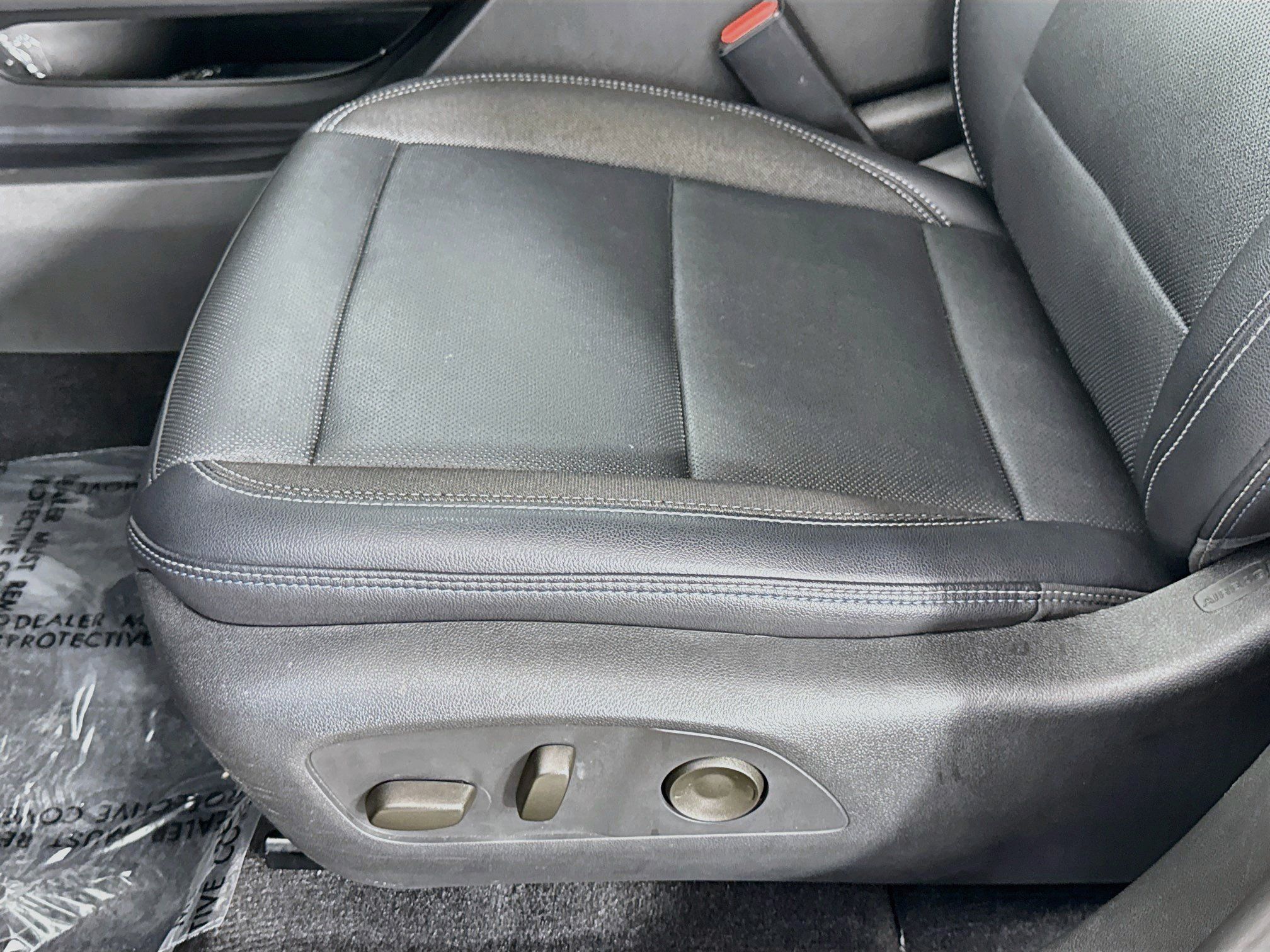 Used 2025 Chevrolet Equinox EV LT w/ Convenience Package II FWD image 22