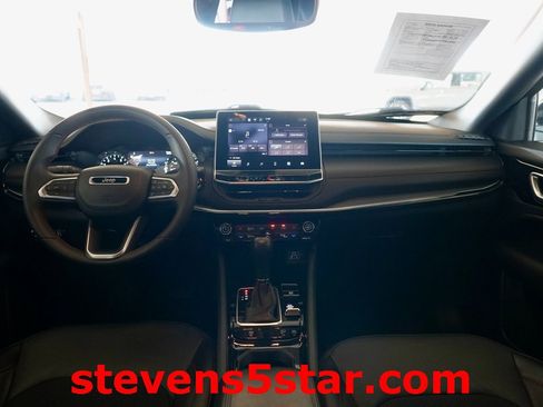 Used 2024 Jeep Compass Trailhawk image 9