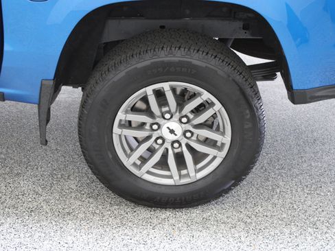 Used 2023 Chevrolet Colorado LT AWD/4WD image 10