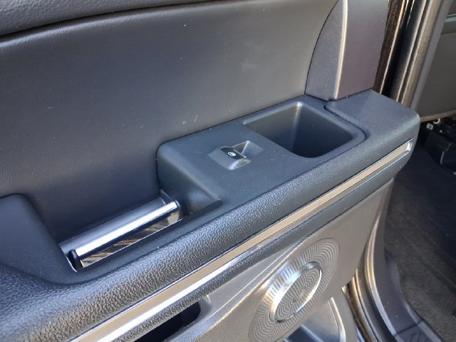 Used 2024 Ford Expedition XLT RWD image 9