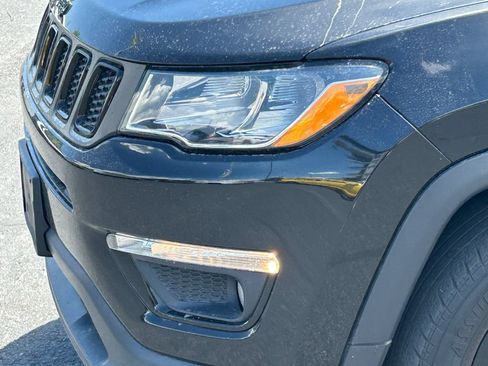 Used 2020 Jeep Compass Latitude FWD image 11