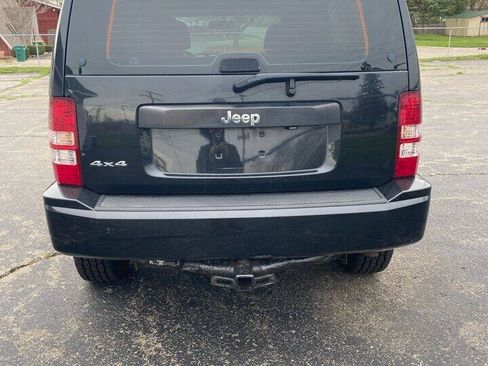 Used 2012 Jeep Liberty Sport AWD/4WD image 2