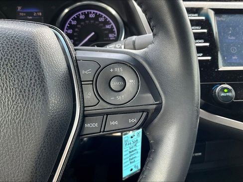 Used 2019 Toyota Camry SE FWD image 19