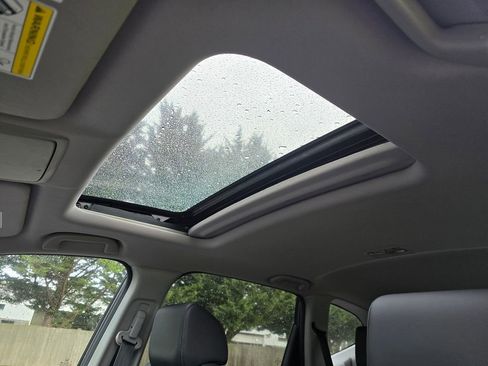 Used 2021 Honda CR-V Touring image 25