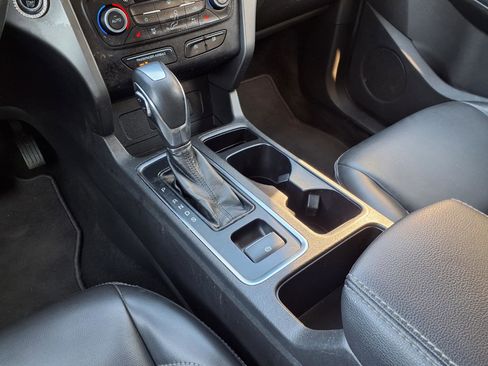 Used 2019 Ford Escape SEL image 16