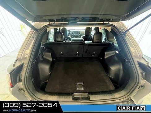Used 2019 Jeep Cherokee Limited AWD/4WD image 9