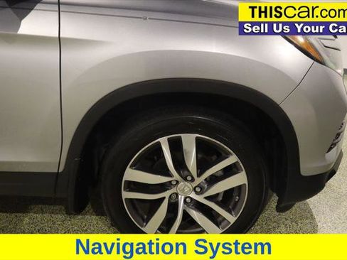 Used 2017 Honda Pilot Touring image 10