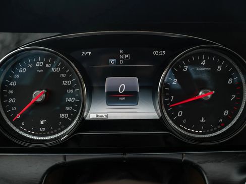 Used 2018 Mercedes-Benz E 300 E 300 4MATIC Sedan 4D w/ Premium 1 Package image 24