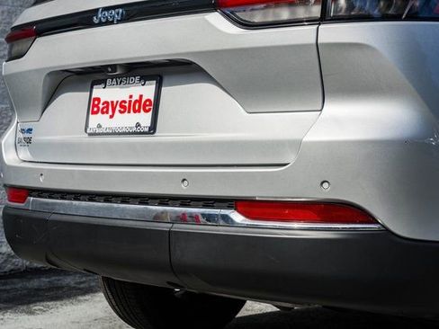 Used 2022 Jeep Grand Cherokee Limited 4xe image 18