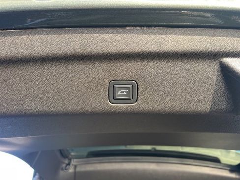 Used 2023 GMC Yukon Denali w/ Max Trailering Package image 16