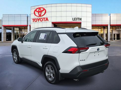 Used 2024 Toyota RAV4 XLE w/ Convenience Package image 7