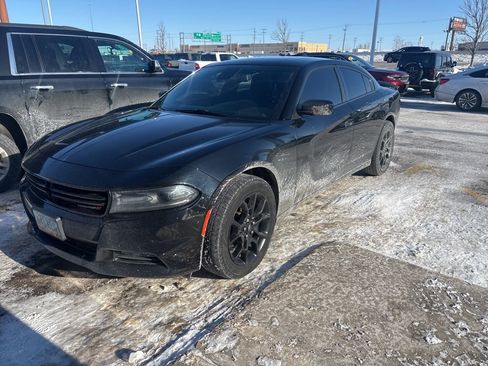 Used 2019 Dodge Charger SXT w/ Plus Group image 3