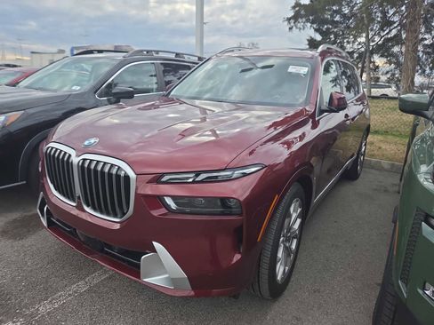 Used 2024 BMW X7 xDrive40i w/ Parking Assistance Package image 10