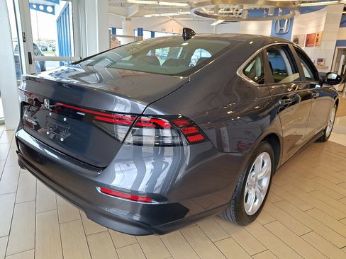 Certified 2025 Honda Accord LX image 5