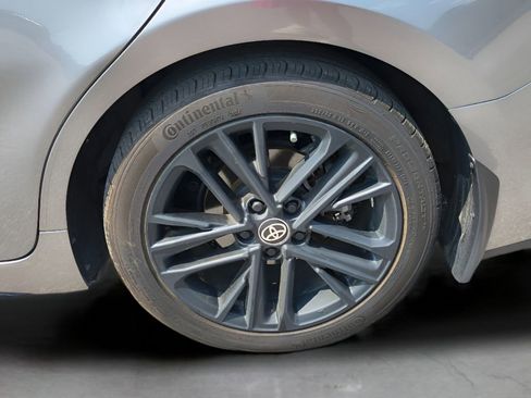 Used 2025 Toyota Camry SE image 4