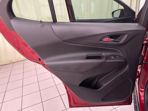 Certified 2024 Chevrolet Equinox LT image 33