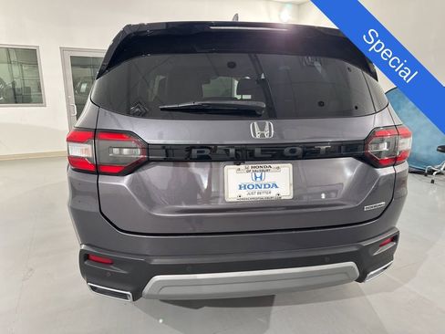 Used 2023 Honda Pilot Touring image 7