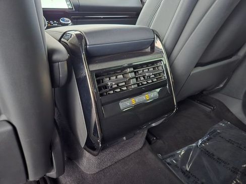 Used 2023 Land Rover Range Rover Sport SE Dynamic AWD/4WD image 13