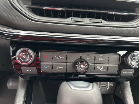 New 2026 Jeep Compass Latitude image 22