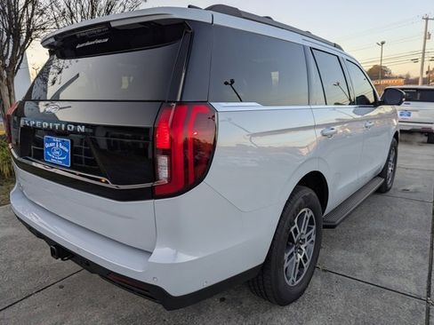 Used 2025 Ford Expedition Active image 7