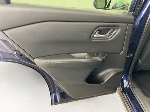 Used 2025 Nissan Rogue SV image 26