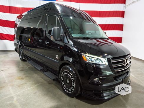 Used 2024 Mercedes-Benz Sprinter 3500 image 30