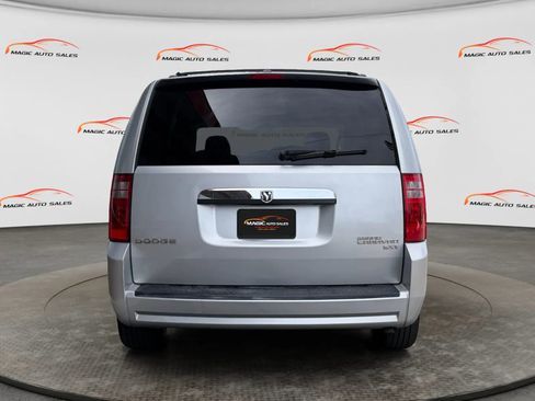 Used 2009 Dodge Grand Caravan SXT FWD image 9
