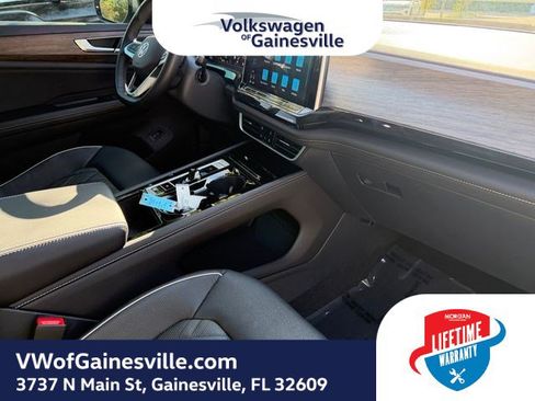 Certified 2025 Volkswagen Atlas SEL Premium R-Line AWD/4WD image 11