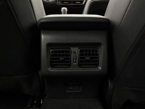 Used 2025 Toyota Camry SE FWD image 13