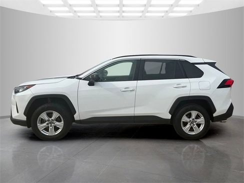 Used 2021 Toyota RAV4 LE image 7
