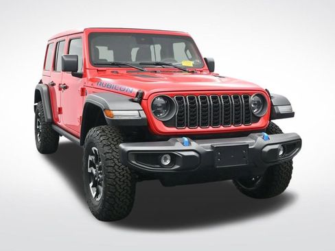 Used 2025 Jeep Wrangler Unlimited Rubicon 4xe w/ Convenience Group image 3